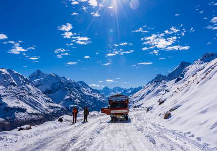 9 Days Ladakh Journey from Chandigarh via Khardung La